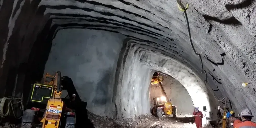 Análisis Geotécnico para Túneles en Suelo Blando en Valparaíso